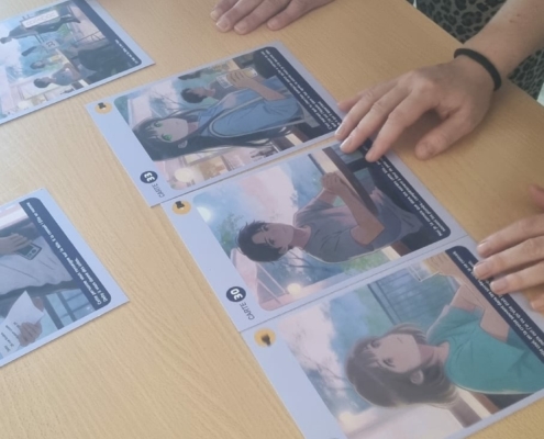 kelje et le jeu sur la crise suicidaire des joueurs font une association pour résoudre une énigme d'un escape game